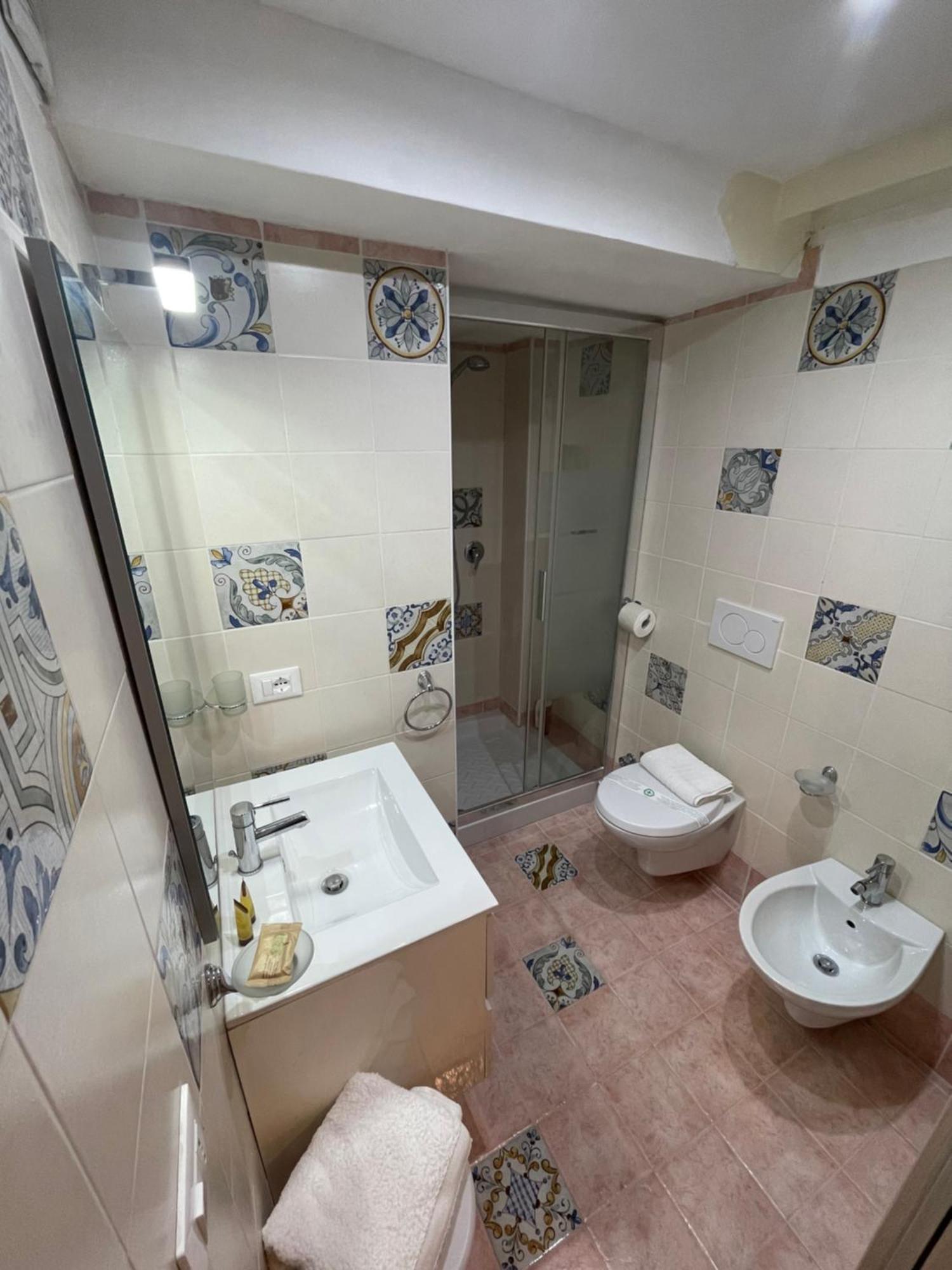 Taormina'S Sun Apartment מראה חיצוני תמונה