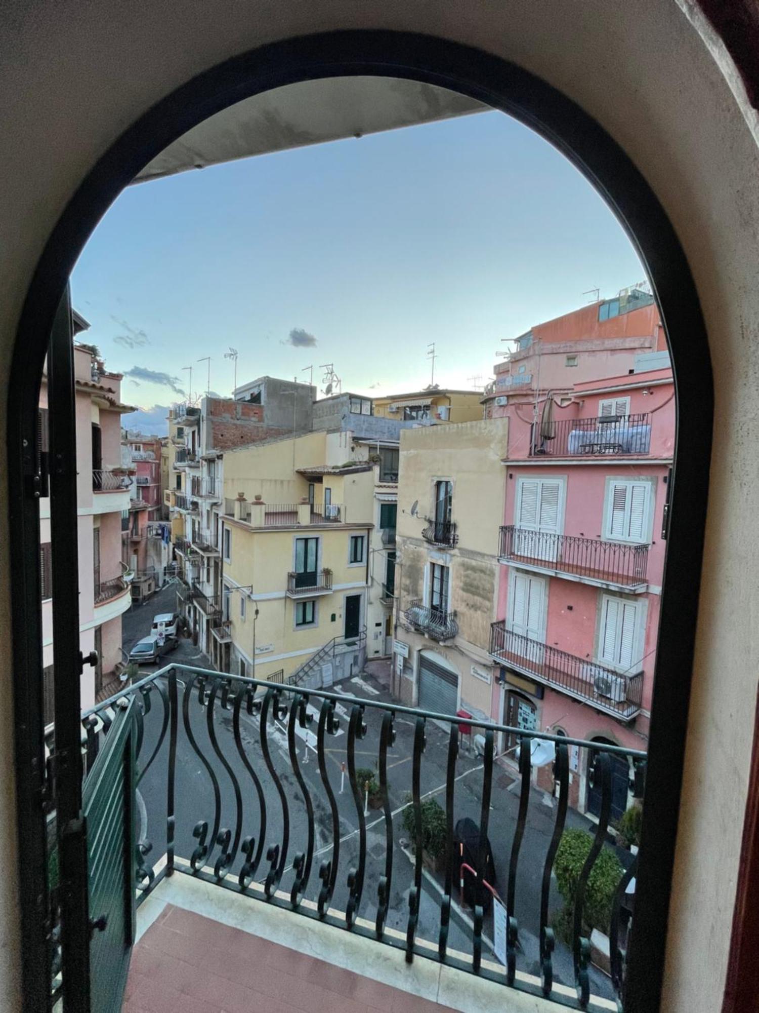 Taormina'S Sun Apartment מראה חיצוני תמונה